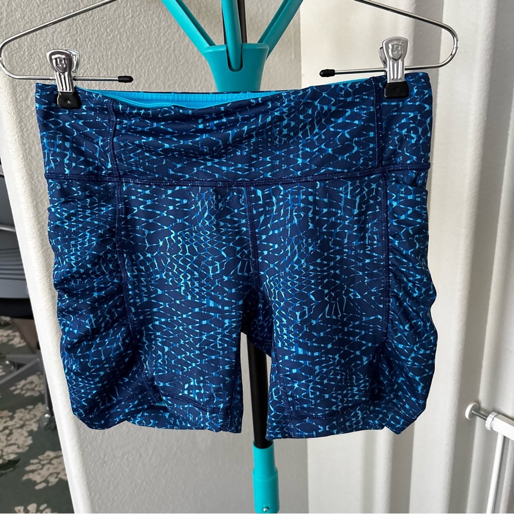 lululemon Blue Patterned biker Shorts